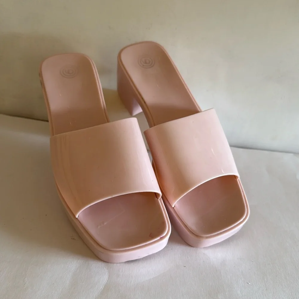 Soft pink block heel slip on platform summer slides size 8